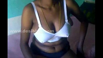 Big breasted tamil girl opens it all