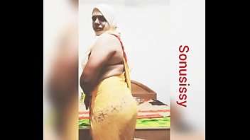 sonusissy tummy button showcase in saree
