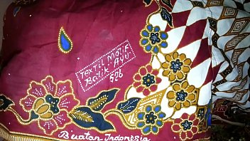 cum on Aunty'_s lungi Textil Motif Batik AYU 526